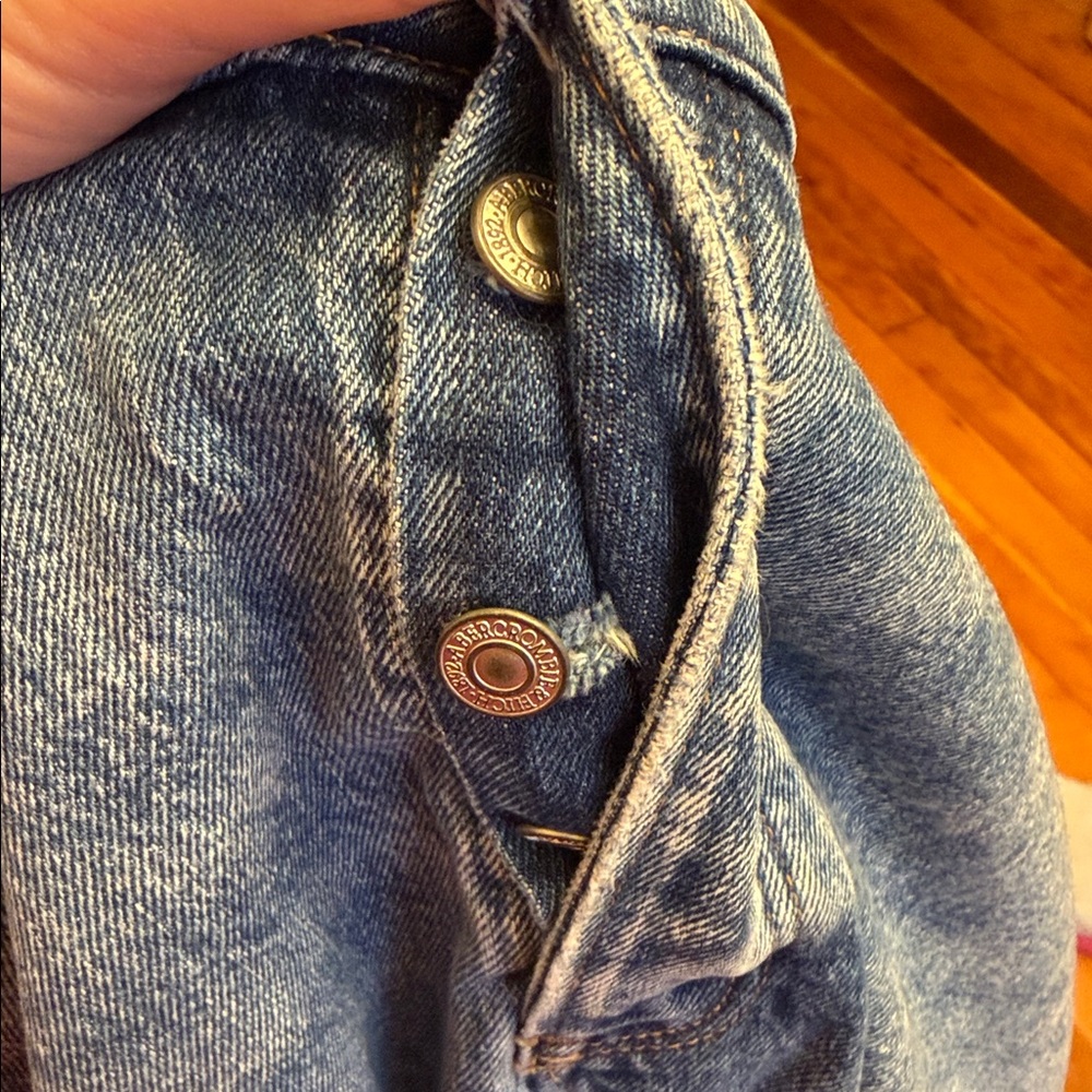 Abercrombie & Fitch Curve Love High Rise Dad Jeans Medium Ripped Wash Size 30L - Picture 12 of 12